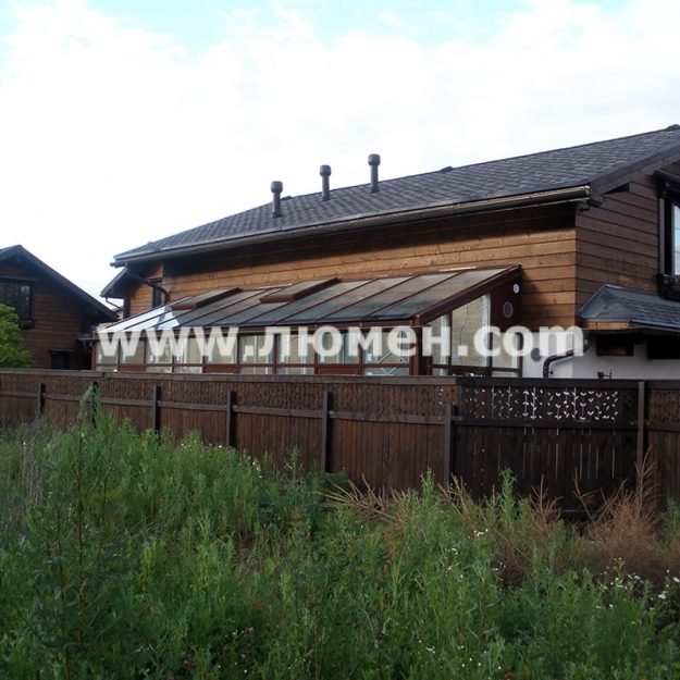 Оранжерея с соседнего участка