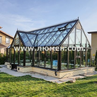 Зимняя теплица с тамбуром сбоку