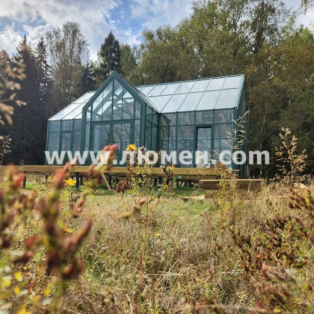 Еще один красивый ракурс оранжереи